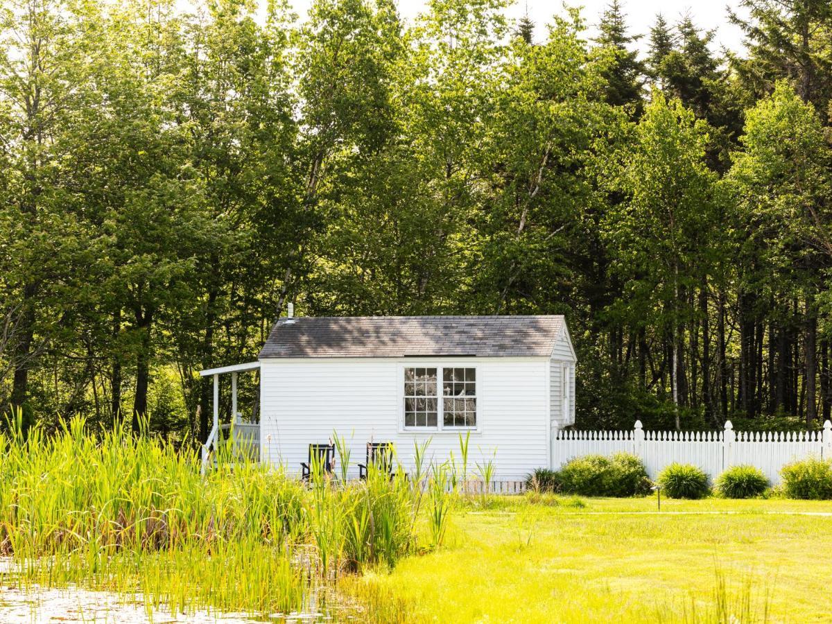 Bluebird Ocean Point Inn Buitenkant foto