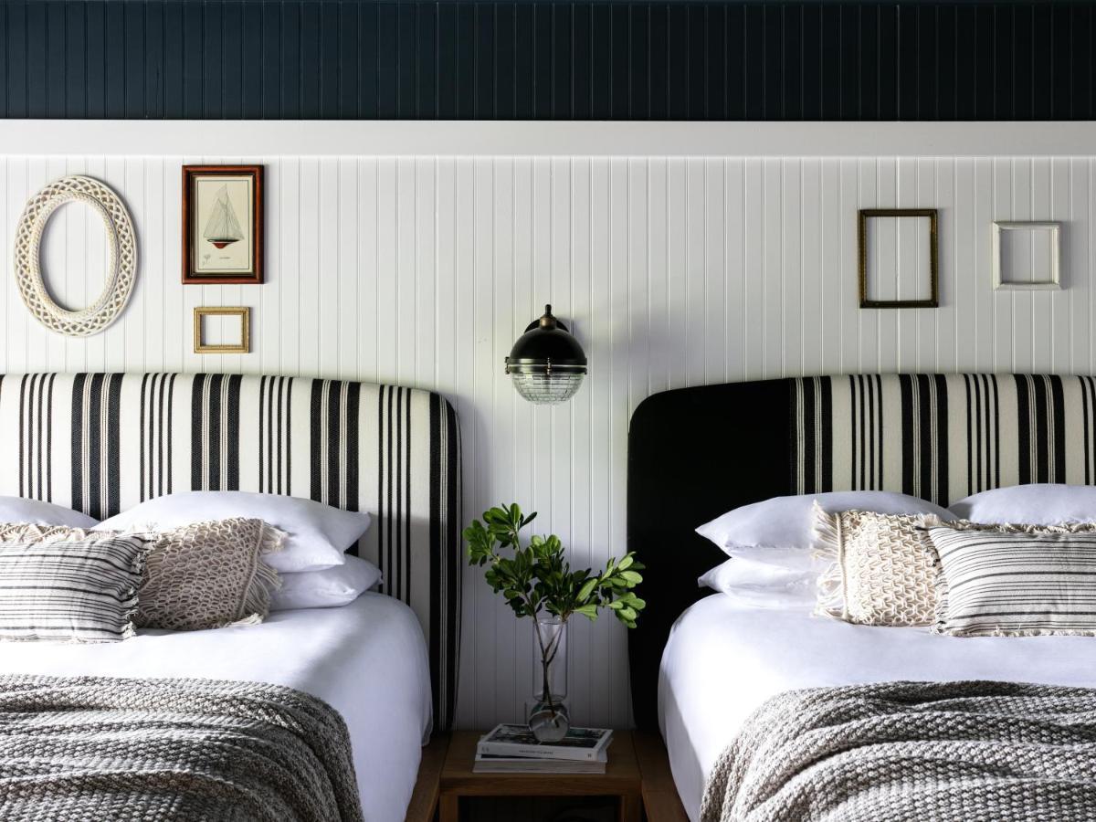 Bluebird Ocean Point Inn Buitenkant foto