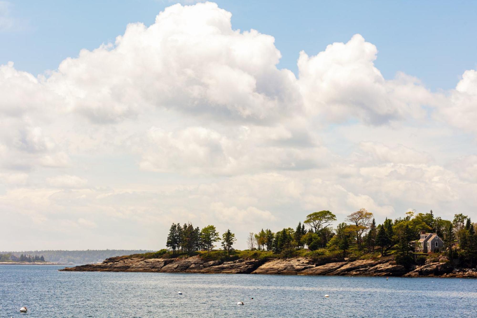 Bluebird Ocean Point Inn Buitenkant foto