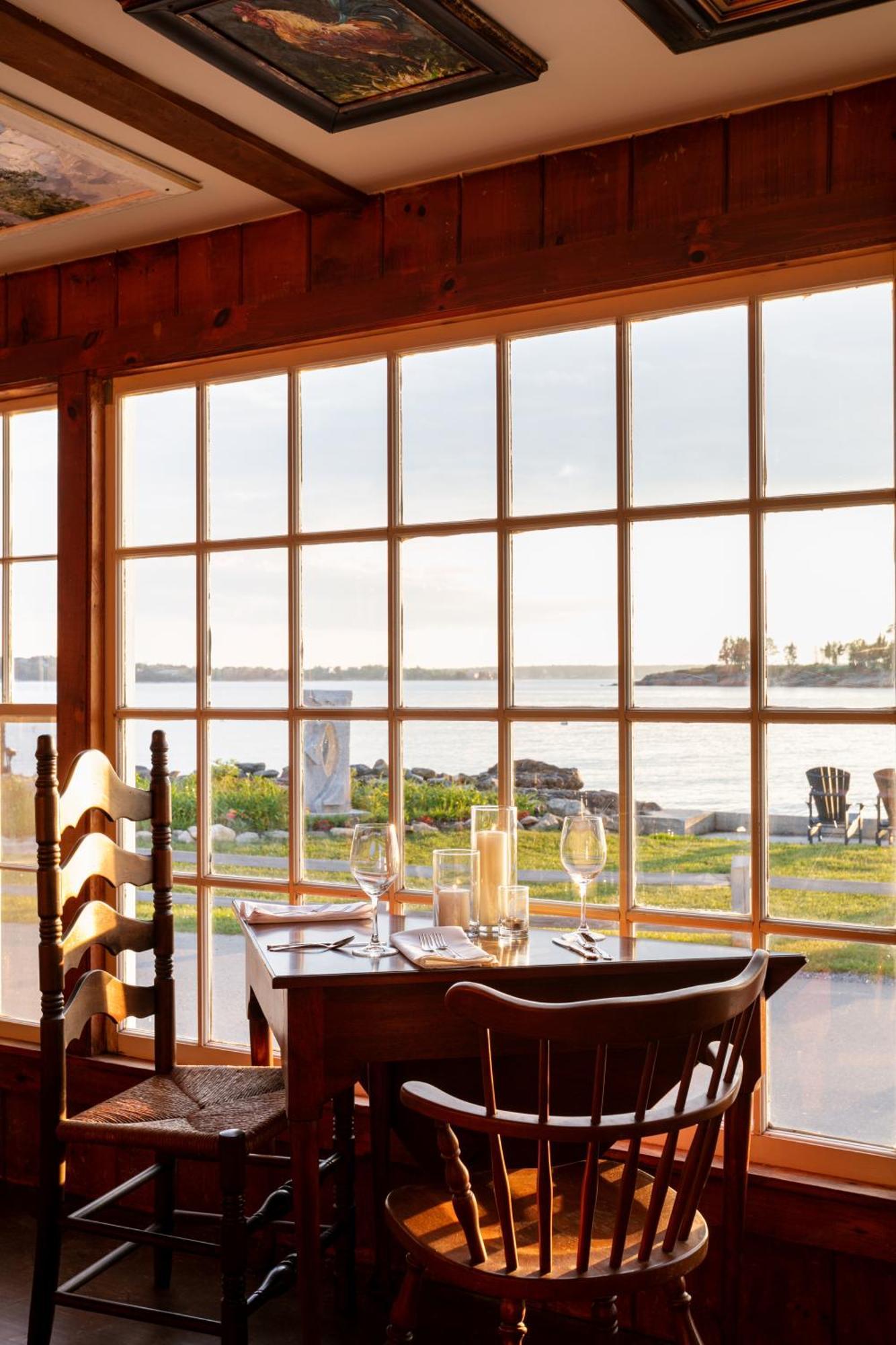 Bluebird Ocean Point Inn Buitenkant foto