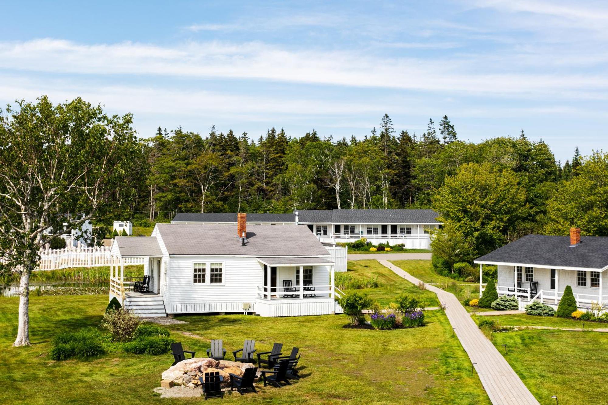 Bluebird Ocean Point Inn Buitenkant foto