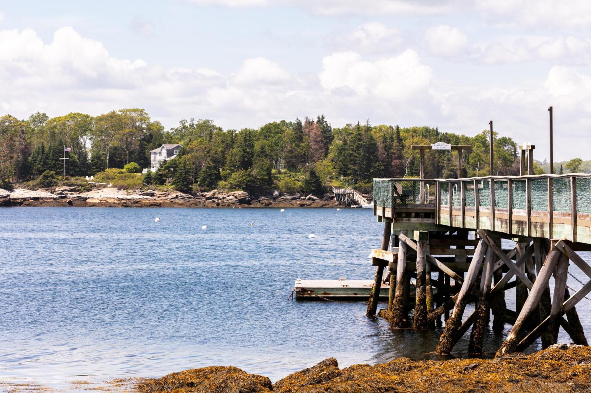 Bluebird Ocean Point Inn Buitenkant foto