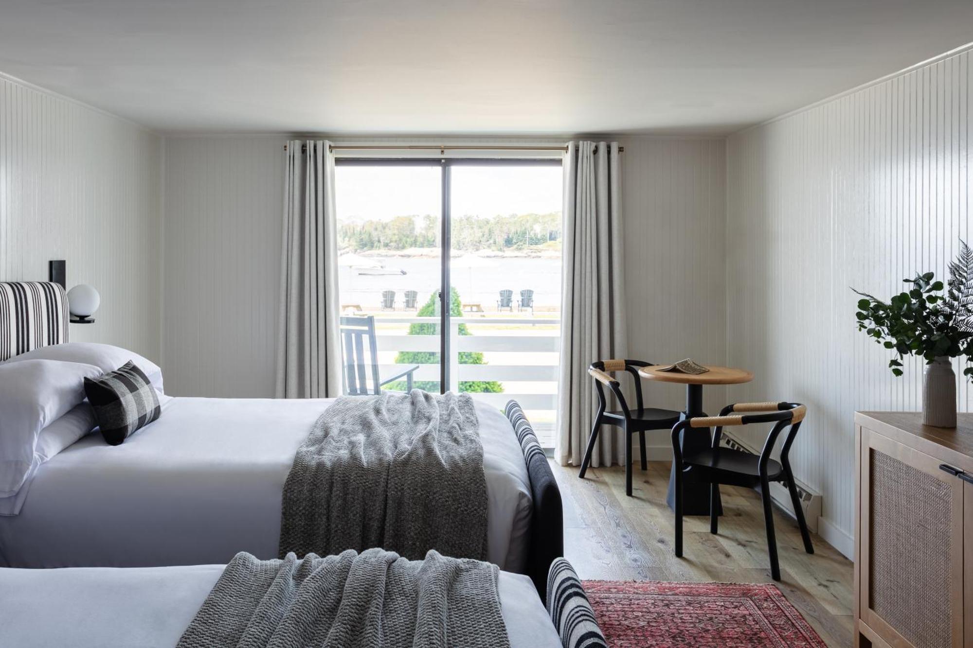 Bluebird Ocean Point Inn Buitenkant foto